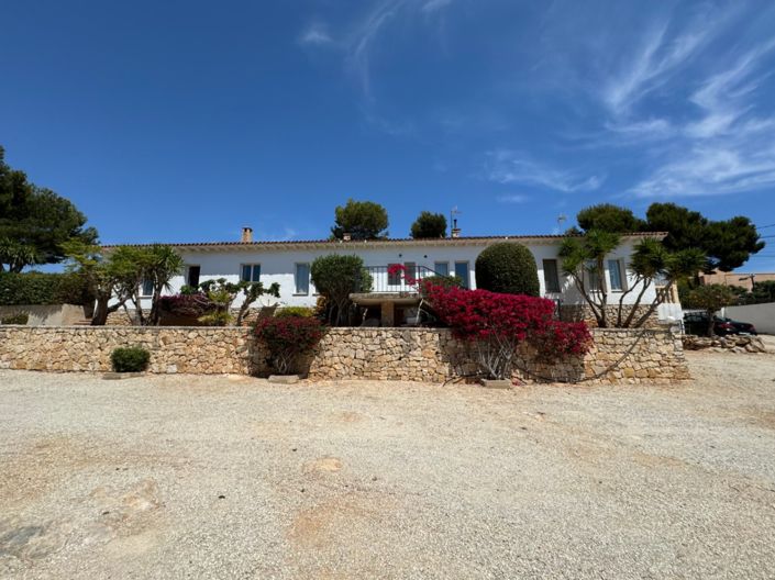 Image No.3-9 Bed Villa for sale