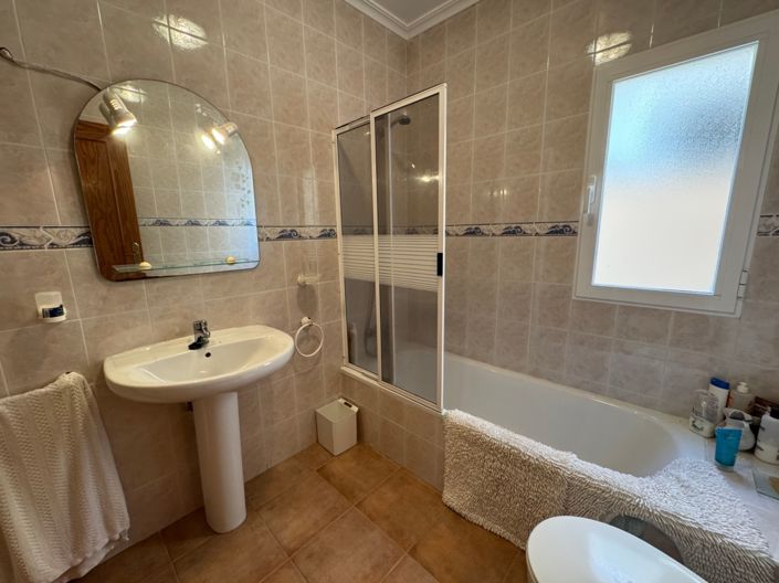 Image No.19-3 Bed Bungalow for sale