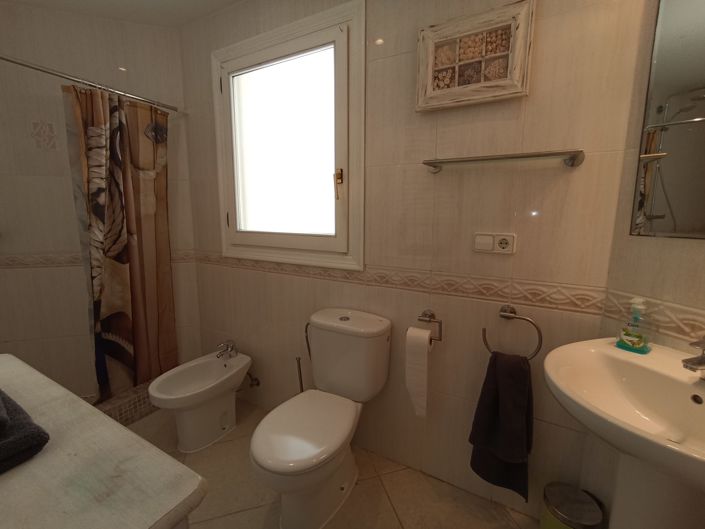 Image No.24-4 Bed Villa for sale