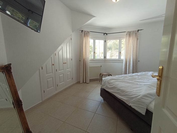 Image No.25-4 Bed Villa for sale