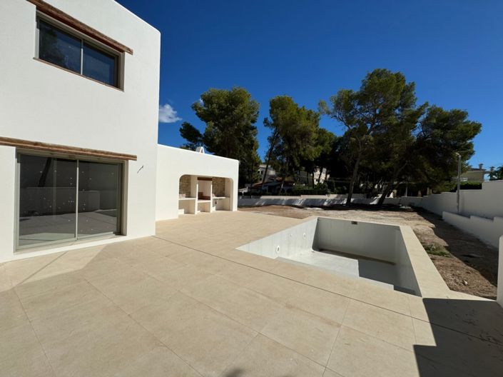 Image No.8-3 Bed Villa for sale