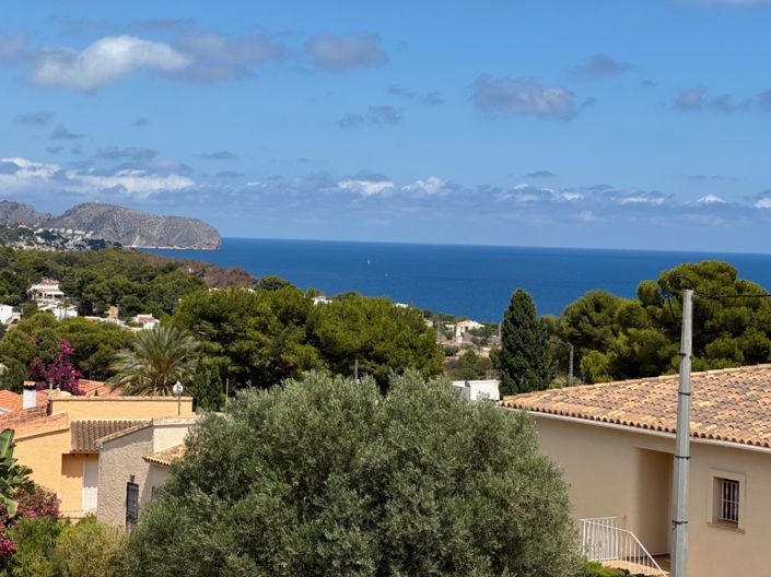 Image No.2-4 Bed Villa for sale