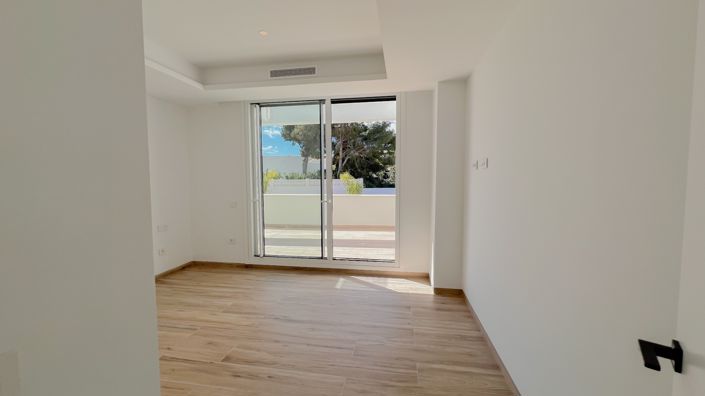 Image No.42-4 Bed Villa for sale