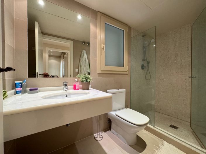 Image No.15-3 Bed Apartment for sale