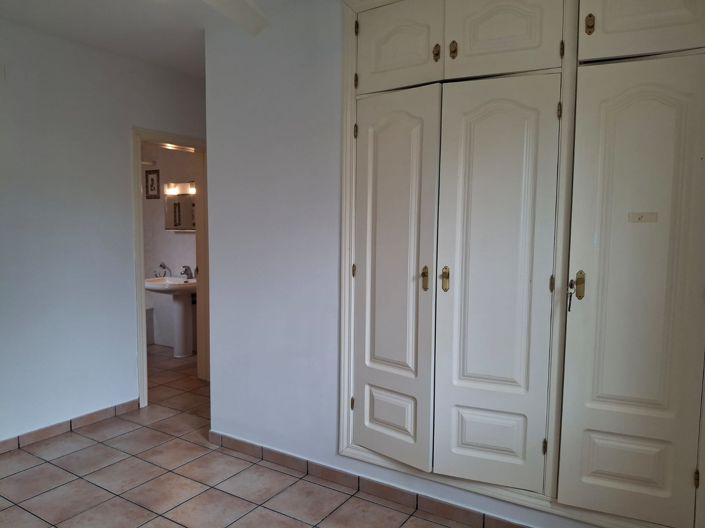 Image No.18-2 Bed Villa for sale