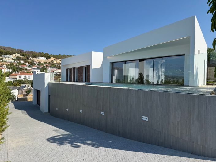 Image No.12-4 Bed Villa for sale