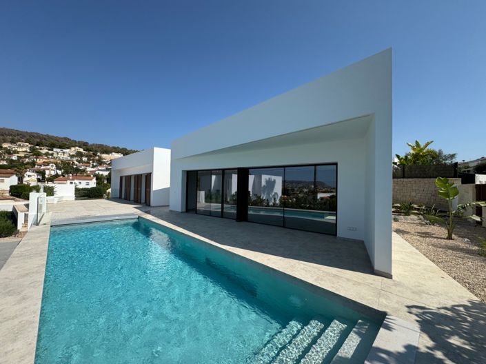 Image No.2-4 Bed Villa for sale