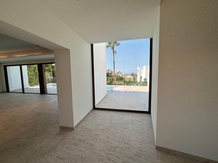 Image No.23-4 Bed Villa for sale