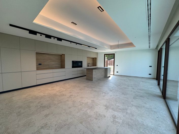 Image No.25-4 Bed Villa for sale