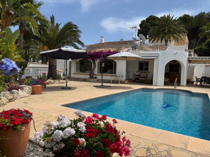 Image No.1-3 Bed Villa for sale