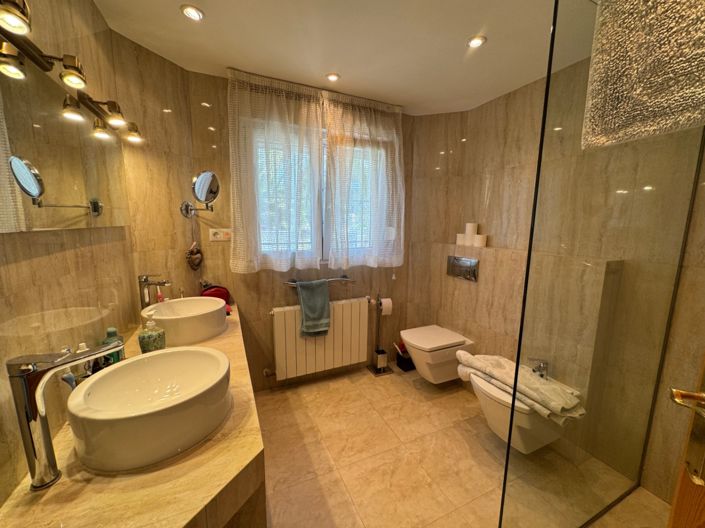 Image No.26-3 Bed Villa for sale