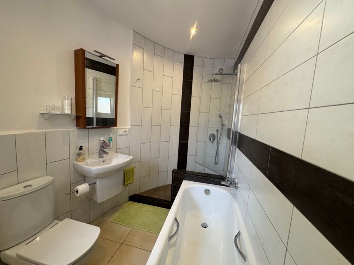 Image No.28-3 Bed Villa for sale