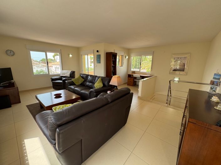 Image No.31-3 Bed Villa for sale