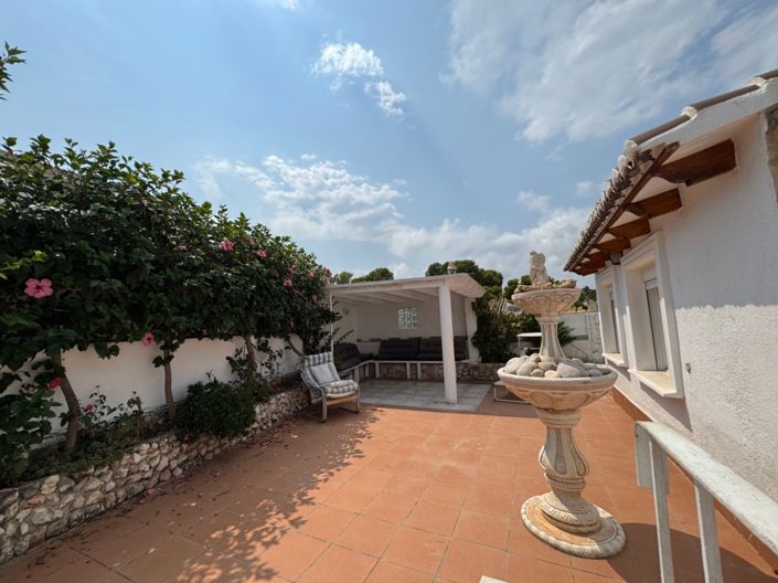 Image No.2-5 Bed Villa for sale