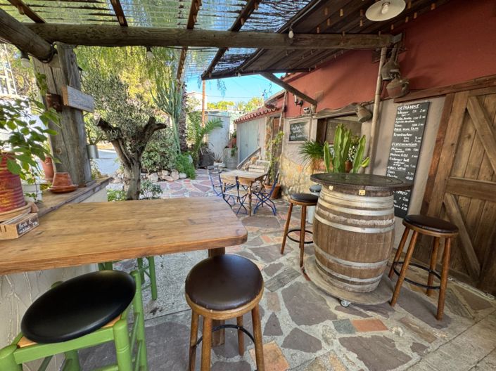 Image No.10-1 Bed Property for sale