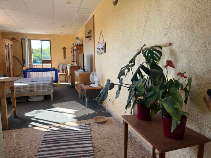 Image No.40-1 Bed Property for sale