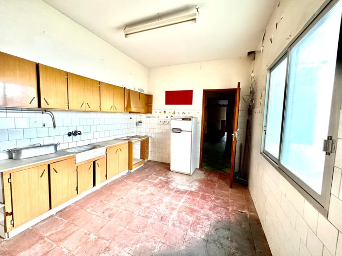 Image No.19-7 Bed Townhouse for sale