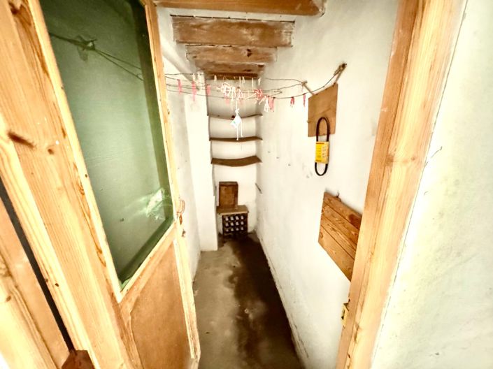 Image No.22-7 Bed Townhouse for sale