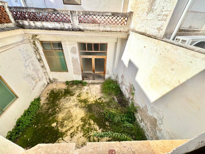 Image No.25-7 Bed Townhouse for sale