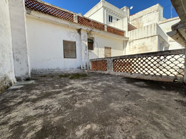 Image No.29-7 Bed Townhouse for sale