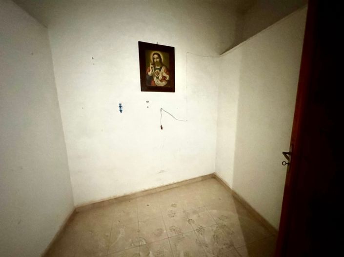 Image No.38-7 Bed Townhouse for sale