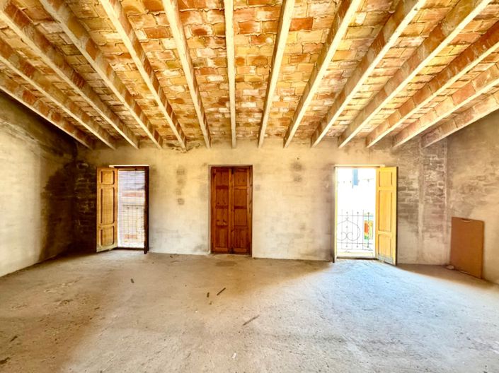 Image No.47-7 Bed Townhouse for sale