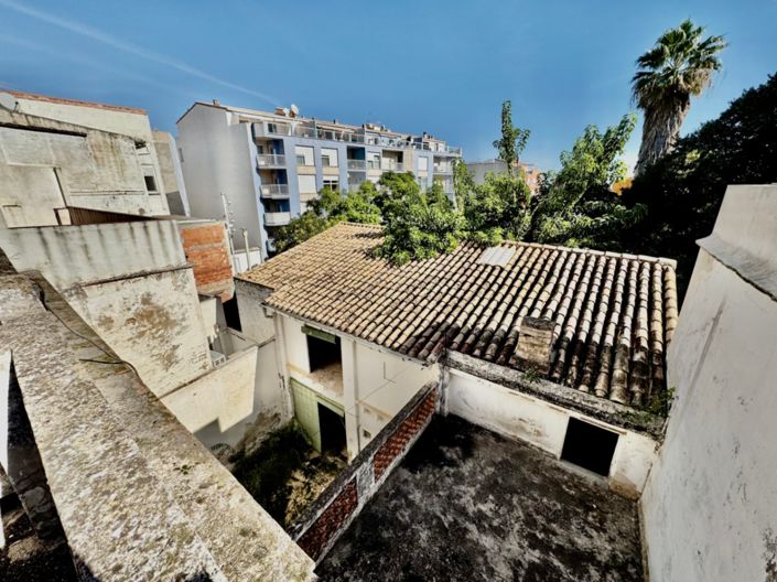 Image No.54-7 Bed Townhouse for sale