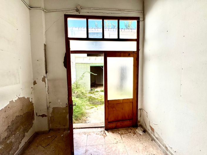 Image No.9-7 Bed Townhouse for sale