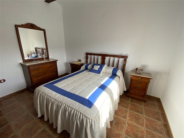 Image No.2-5 Bed Villa for sale