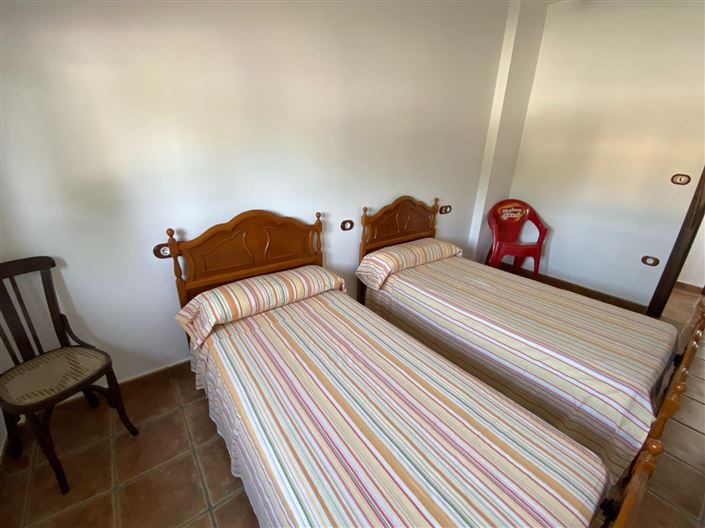 Image No.45-5 Bed Villa for sale