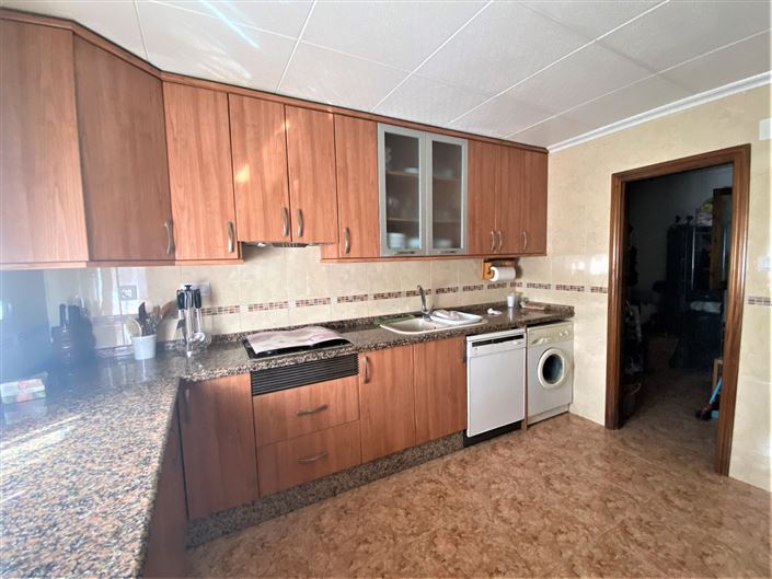 Image No.17-4 Bed Country House for sale