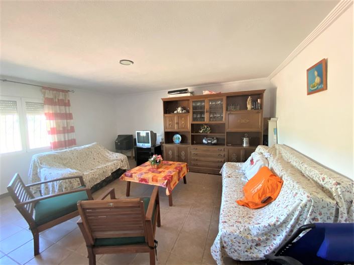 Image No.2-4 Bed Country House for sale