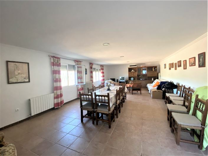 Image No.25-4 Bed Country House for sale