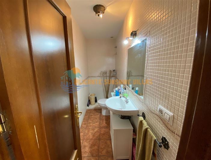 Image No.23-4 Bed Property for sale