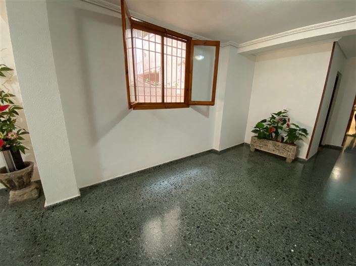 Image No.24-3 Bed Apartment for sale