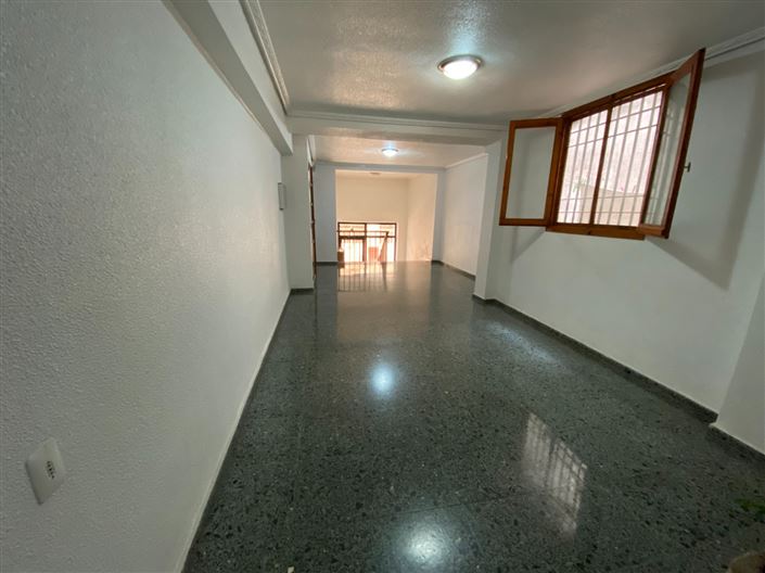 Image No.25-3 Bed Apartment for sale