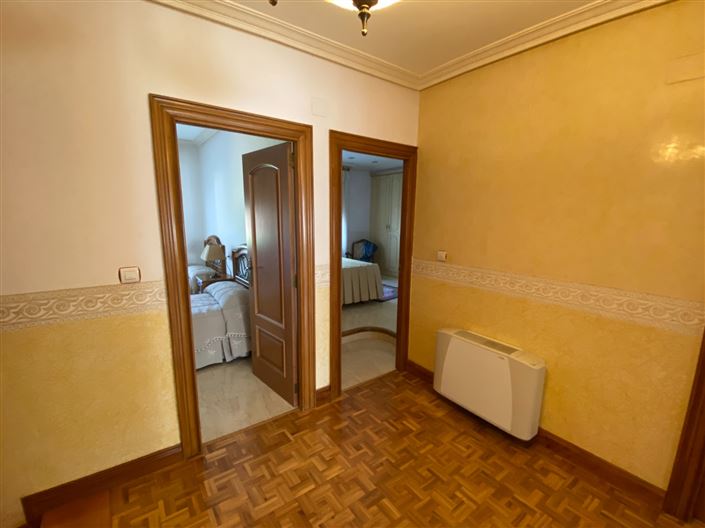 Image No.21-5 Bed Villa for sale