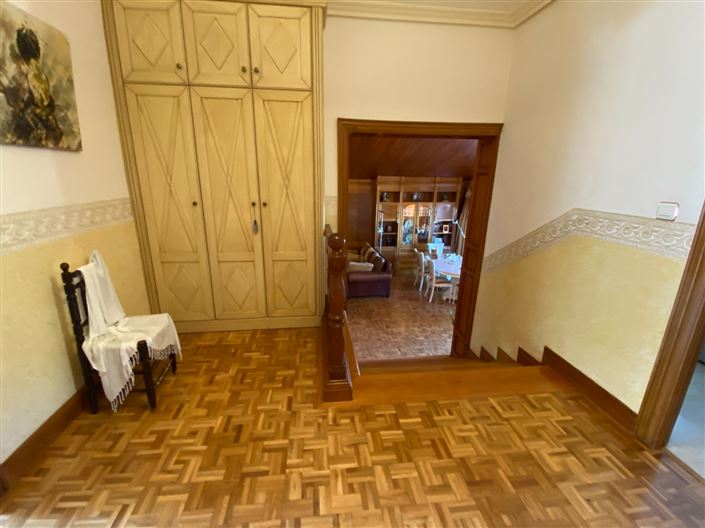 Image No.40-5 Bed Villa for sale