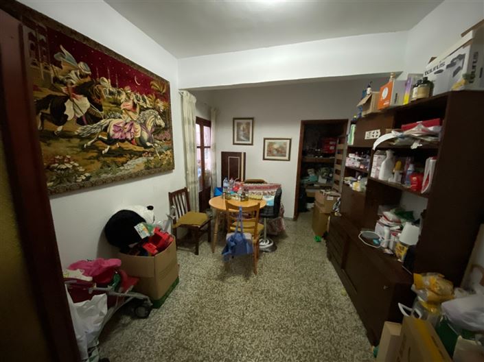 Image No.12-7 Bed Apartment for sale