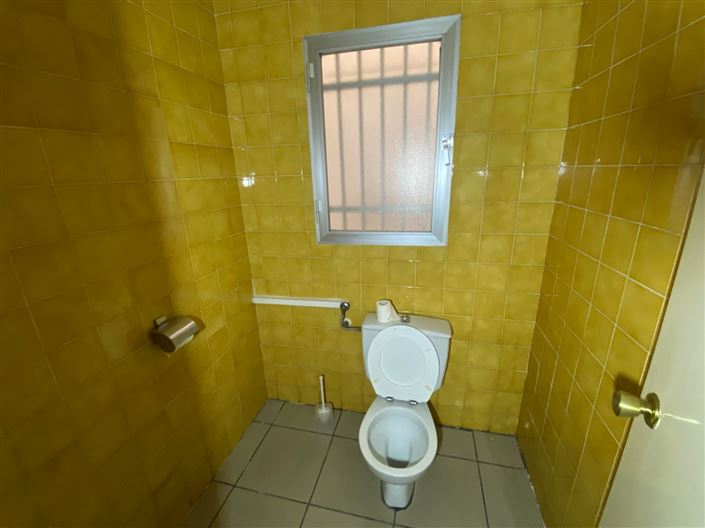 Image No.11-6 Bed Townhouse for sale