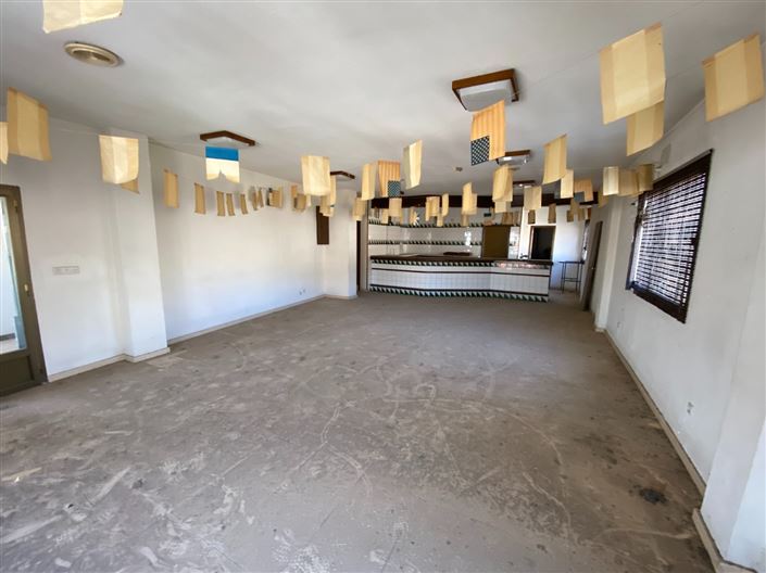 Image No.28-6 Bed Townhouse for sale