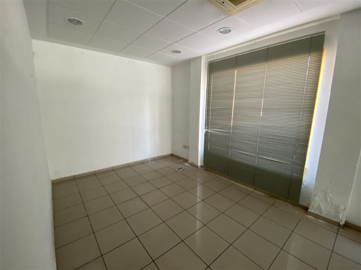 Image No.6-6 Bed Townhouse for sale