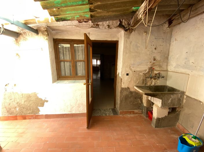 Image No.11-12 Bed Townhouse for sale