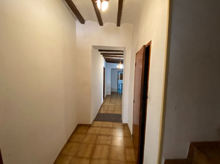 Image No.14-12 Bed Townhouse for sale