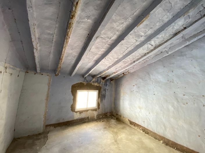 Image No.35-12 Bed Townhouse for sale