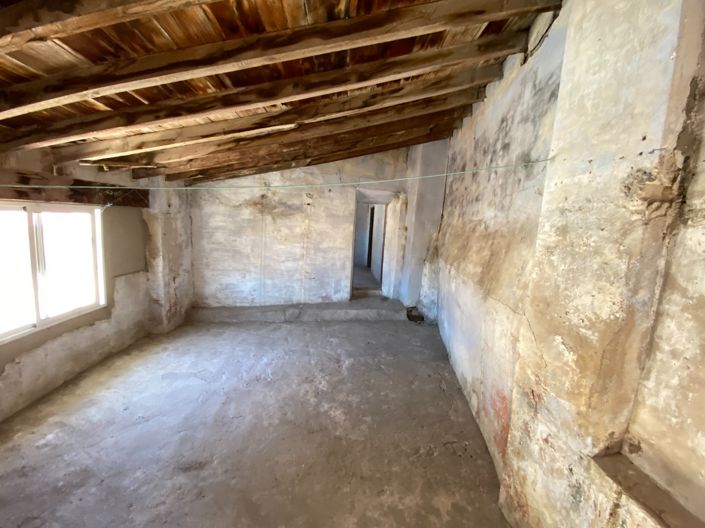 Image No.37-12 Bed Townhouse for sale