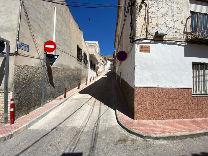 Image No.47-12 Bed Townhouse for sale