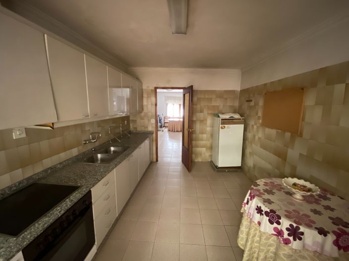 Image No.9-12 Bed Townhouse for sale