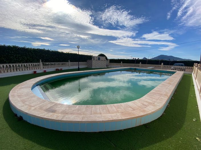 Image No.10-4 Bed Country House for sale