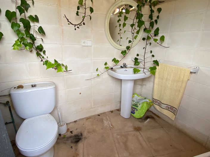 Image No.13-4 Bed Country House for sale